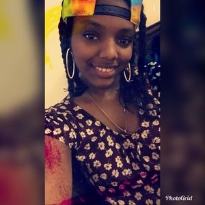 Meet your Posher, Melanis